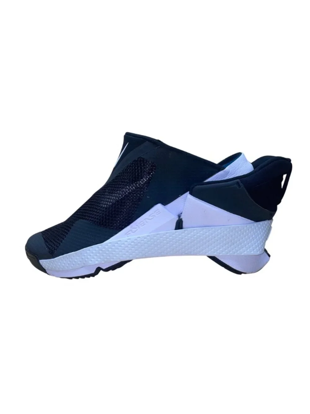 Nike Men’s Black Mesh White Mesh collapsible-heel FlyEase Sneakers Size 11.5
